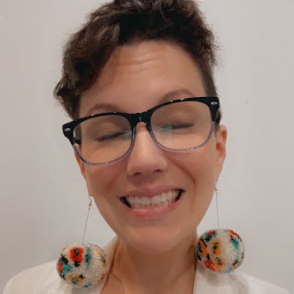 Meet your Posher, Alyssa - Picture 1 of 1